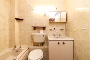 BATHROOM- click for photo gallery